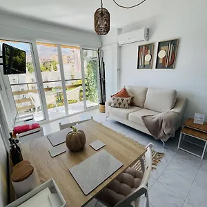 Beachside Sunshine Flat Apartamento